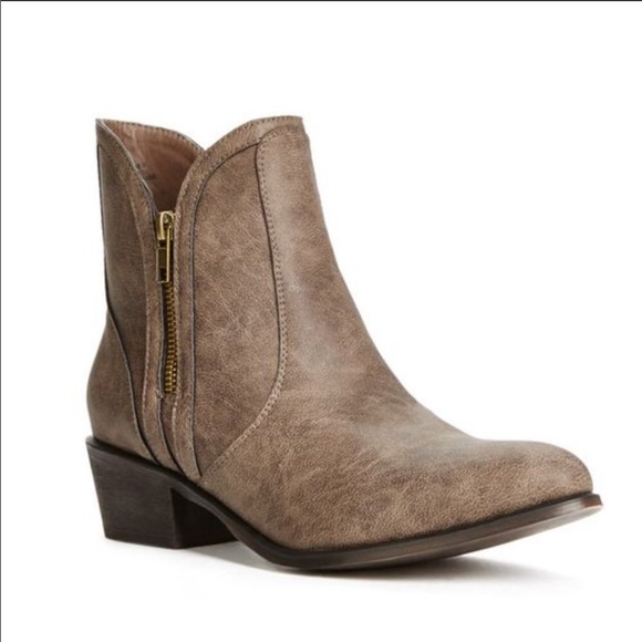 Fall Boots - Picture 5 of 6